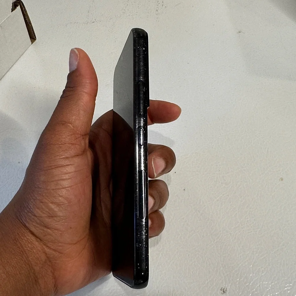 Sleek Black Smartphone Samsung S22